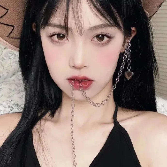 端盘子的我，被女老板拉去结婚